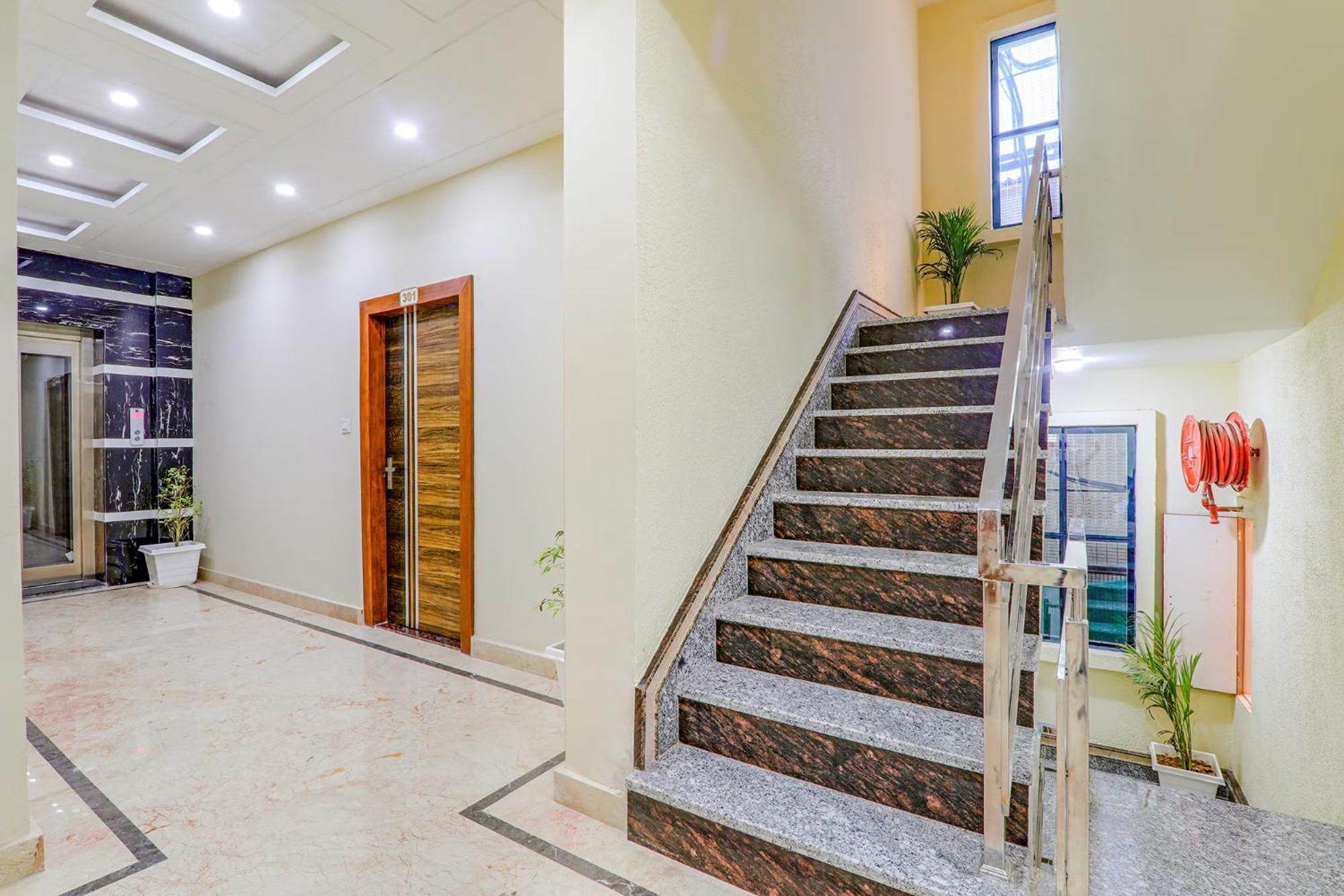 होटल Fabhotel Super 3 Premium Varanasi